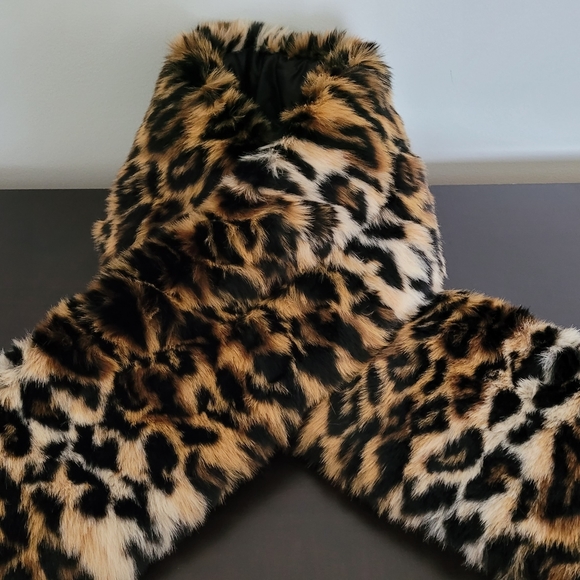 Elegant faux fur thick scarf - Picture 16 of 16